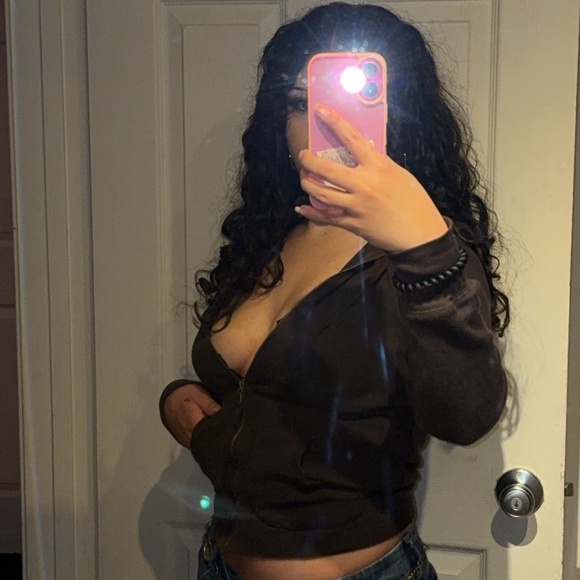 Meet your Posher, Marissa - Picture 1 of 1